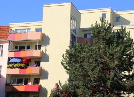Berliner Mischung: Gründerzeitaltbau und Neubau in der Innenstadt